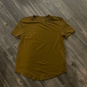 Lululemon Tee
